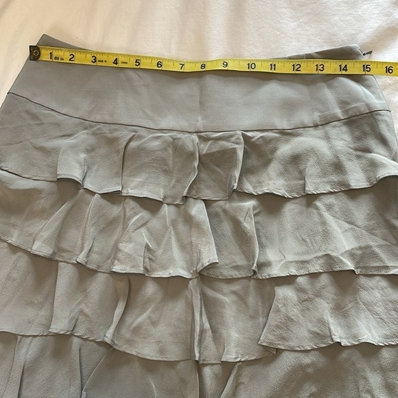 Talbots 6P Dove Gray 100% Silk Crepe Tiered Ruffle Skirt Quiet Luxury Preppy - Picture 6 of 8